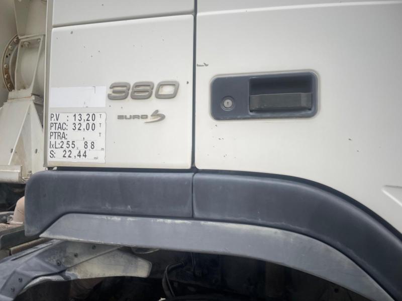 Camion Volvo FM 380 Malaxeur toupie