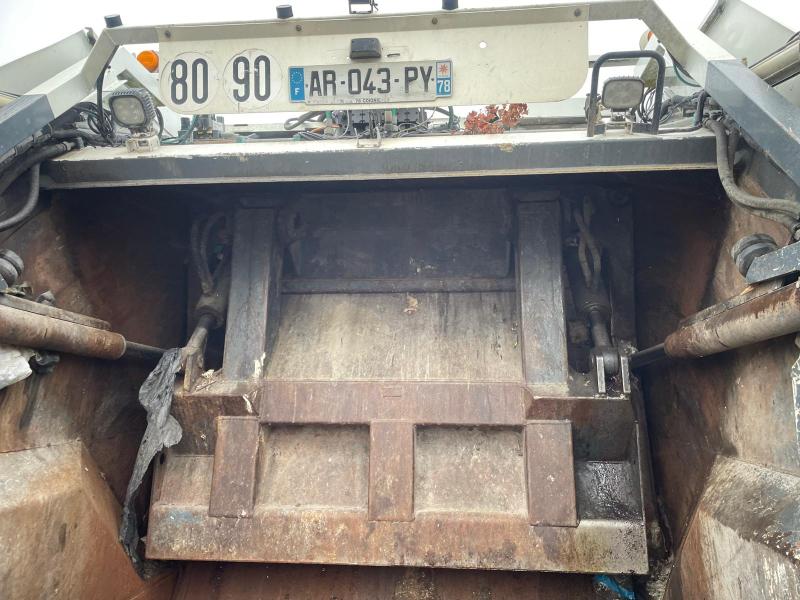 Engin de voirie Renault Premium 310 DXI Camion benne à ordures ménagères