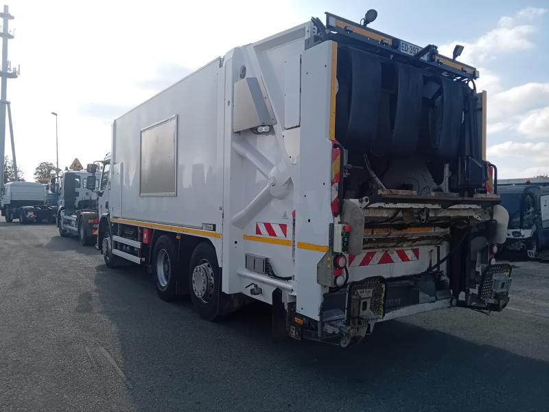 Engin de voirie Renault D-Series 26 Wide Camion benne à ordures ménagères