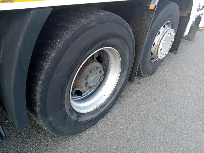 Engin de voirie Renault D-Series 26 Wide Camion benne à ordures ménagères