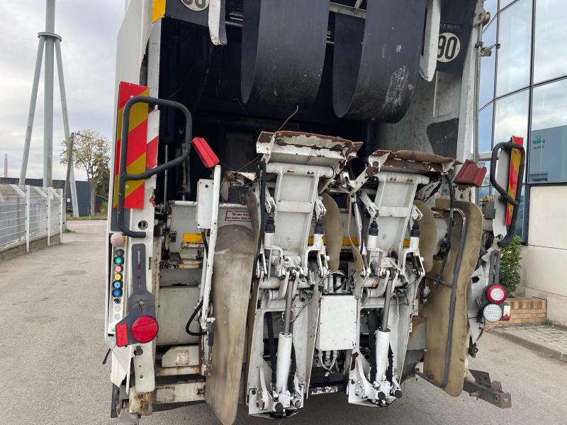 Engin de voirie Renault Premium 270 DXI Camion benne à ordures ménagères