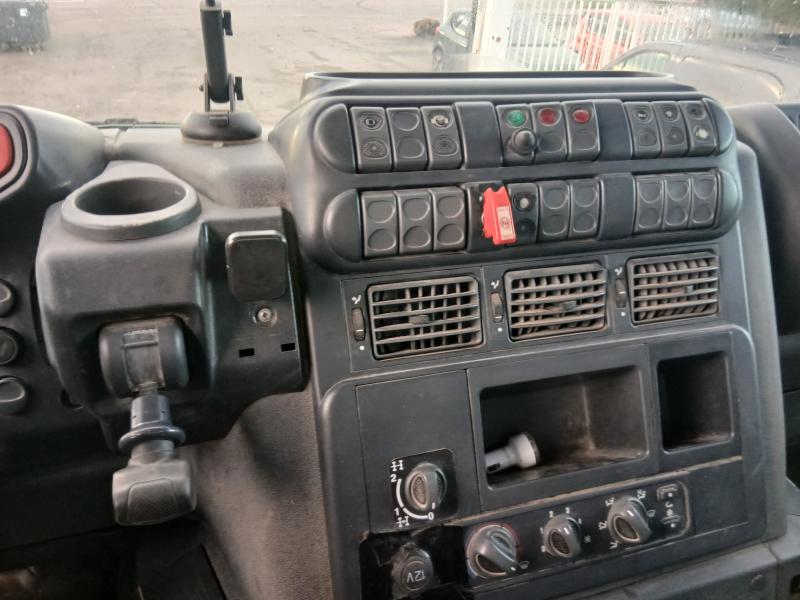 Camion Iveco Trakker Polybenne