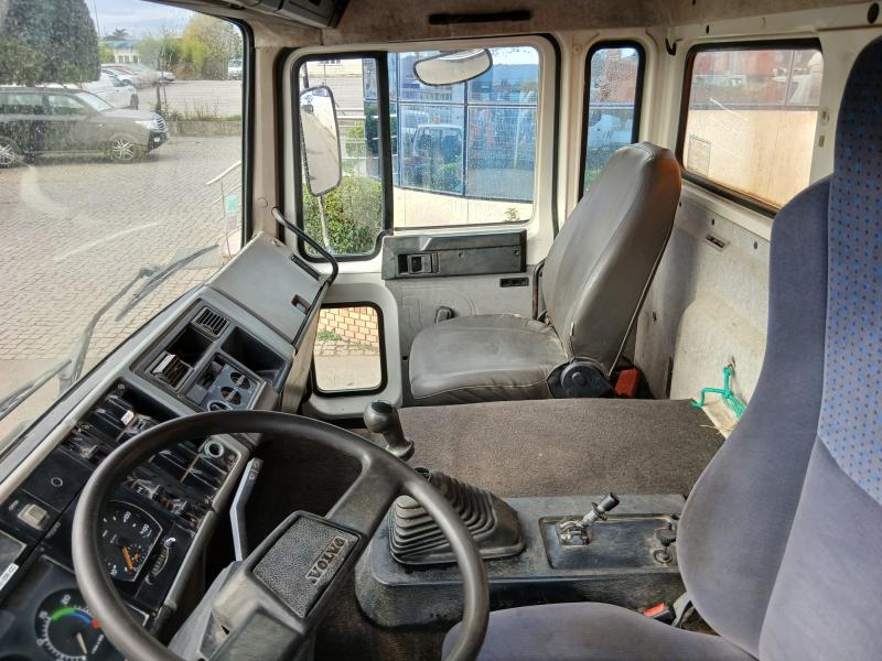 Camion Volvo FL 614 Benne Benne arrière
