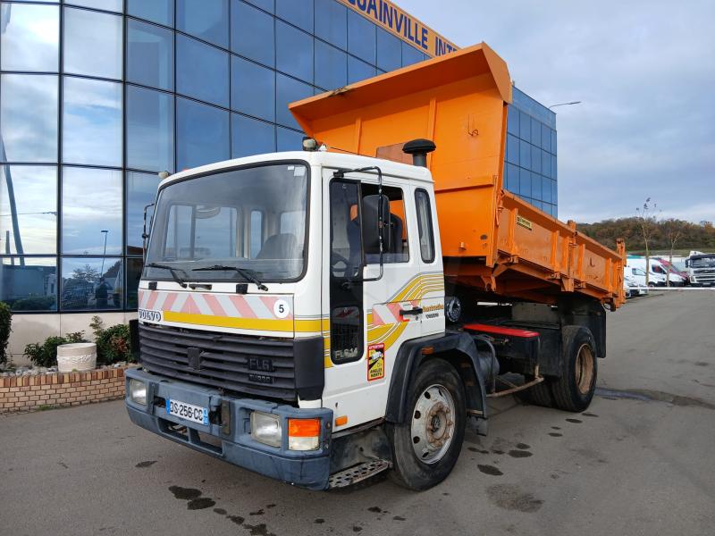Camion Volvo FL 614 Benne Benne arrière