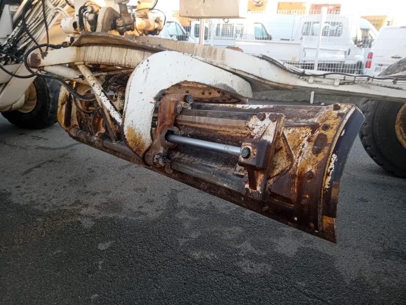 Niveleuse Caterpillar 12H