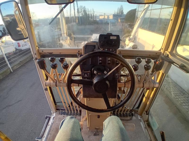 Niveleuse Caterpillar 12H