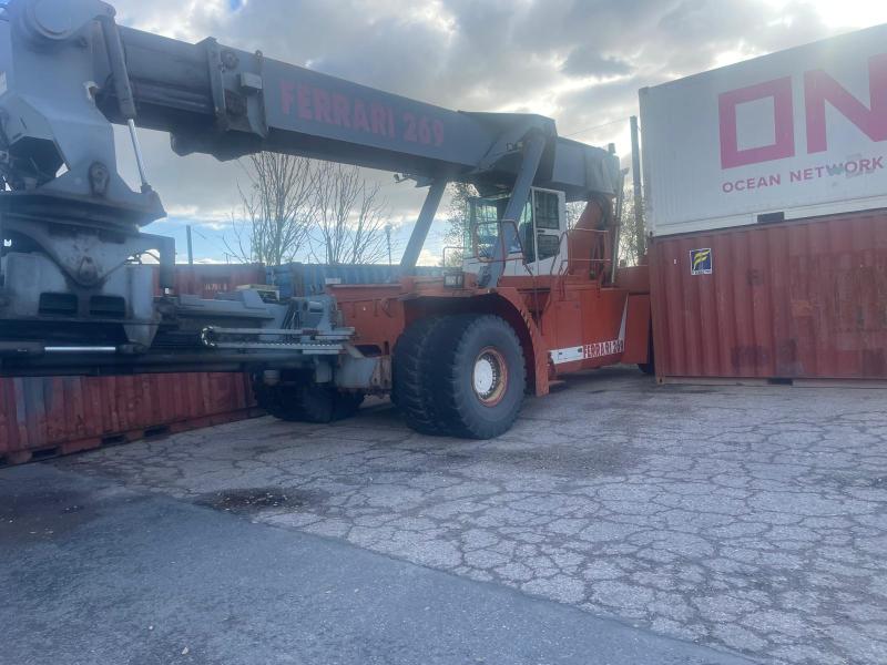 Chariot élévateur gros tonnage Ferrari F269.5 Chariot porte containers