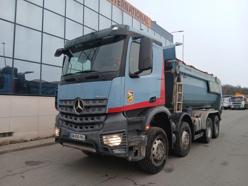 Camion Mercedes Arocs 4143 Benne Benne arrière