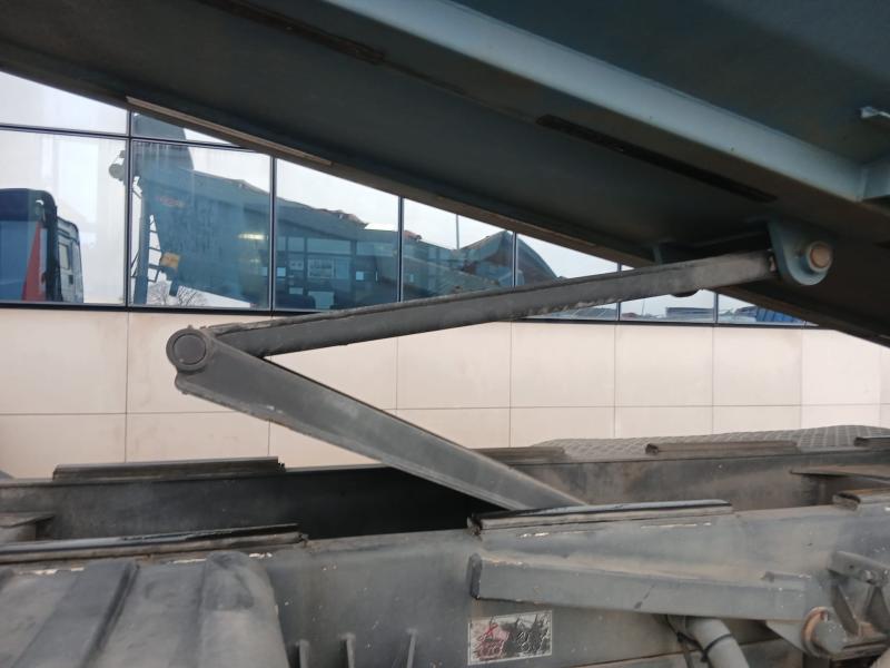 Camion Mercedes Arocs 4143 Benne Benne arrière