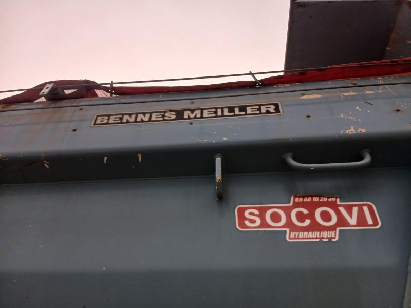 Camion Mercedes Arocs 4143 Benne Benne arrière