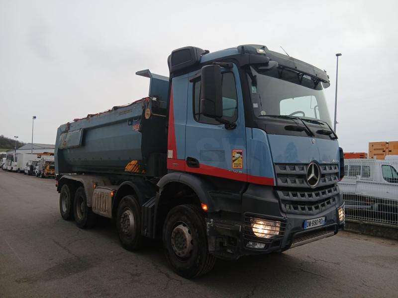 Camion Mercedes Arocs 4143 Benne Benne arrière