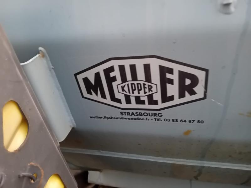 Camion Mercedes Arocs 4143 Benne Bi-benne