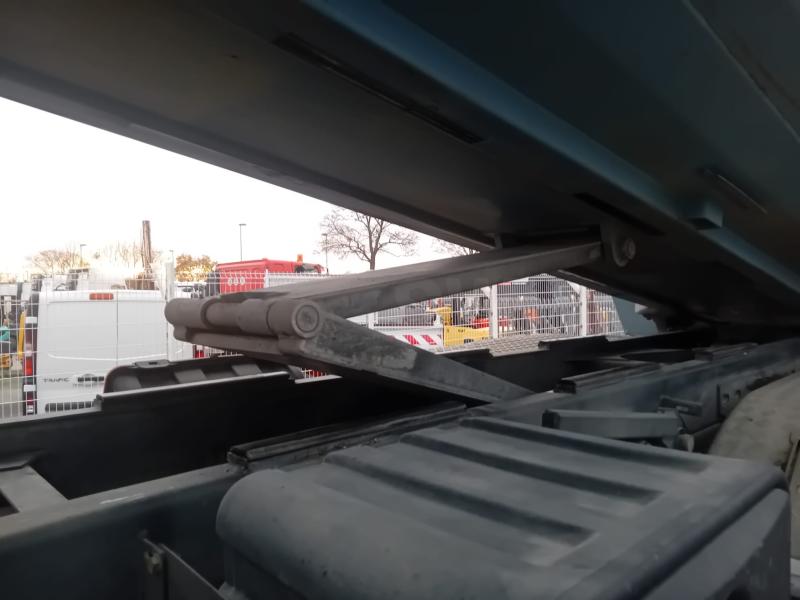 Camion Mercedes Arocs 4143 Benne Benne arrière