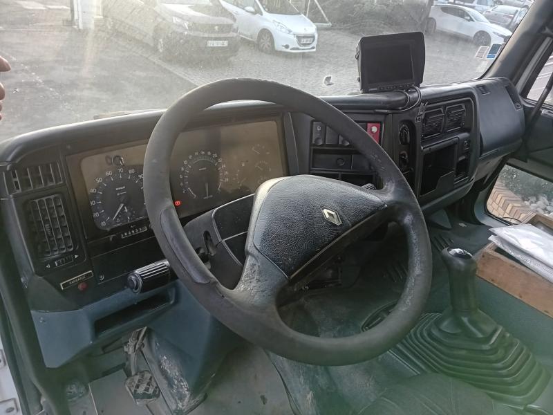 Camion Renault Premium 250 Citerne Produits chimiques