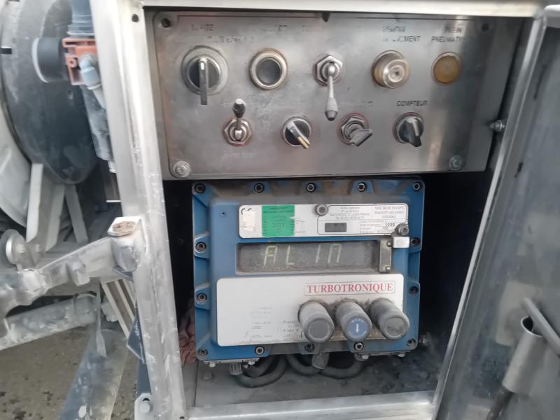 Camion Renault Premium 250 Citerne Produits chimiques