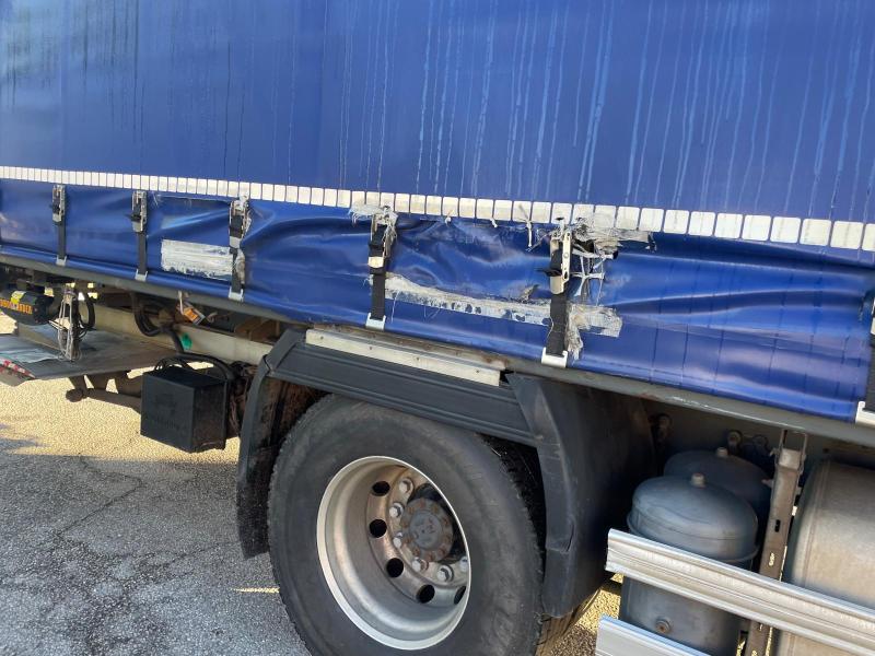 Camion DAF CF75 310 Rideaux coulissants PLSC (tautliner)