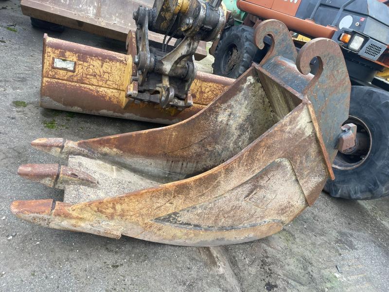 Pelle Caterpillar M316 Pelle sur pneus