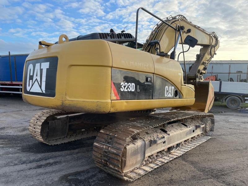 Pelle Caterpillar 323D Pelle sur chenilles