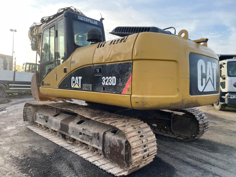 Pelle Caterpillar 323D Pelle sur chenilles