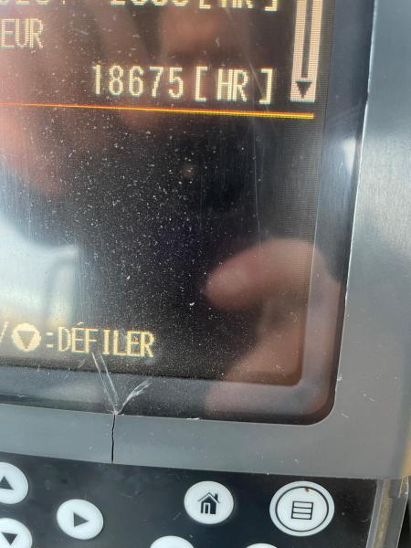 Pelle Caterpillar 323D Pelle sur chenilles