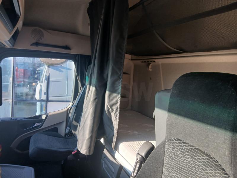 Tracteur Mercedes Actros 1845