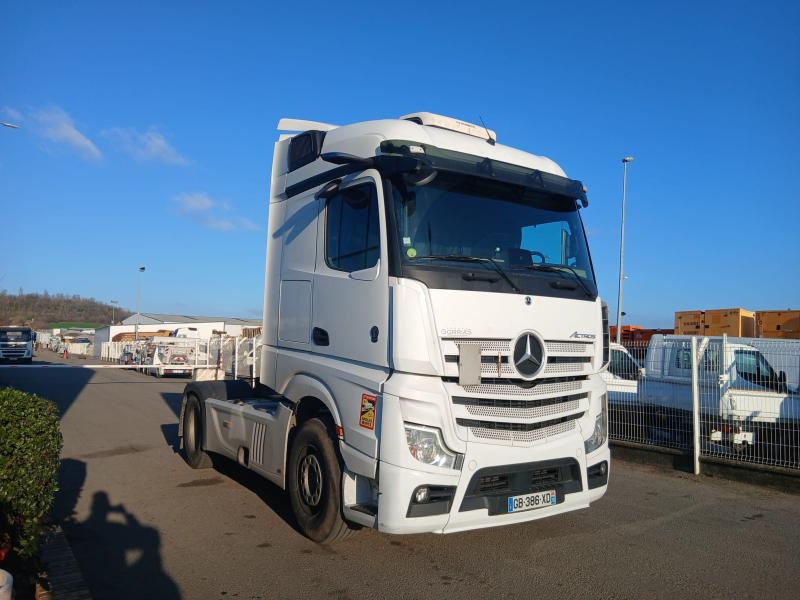Tracteur Mercedes Actros 1845