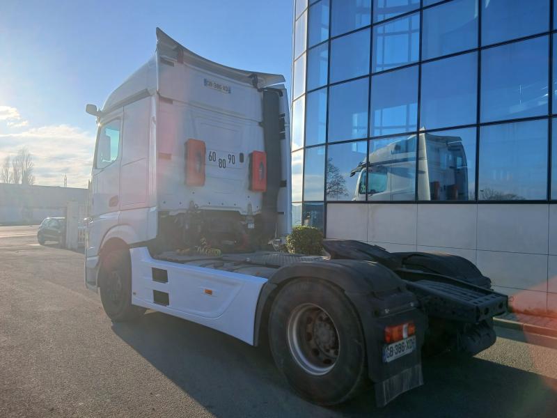 Tracteur Mercedes Actros 1845