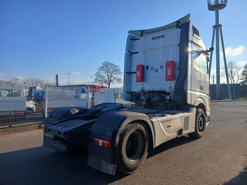 Tracteur Mercedes Actros 1845