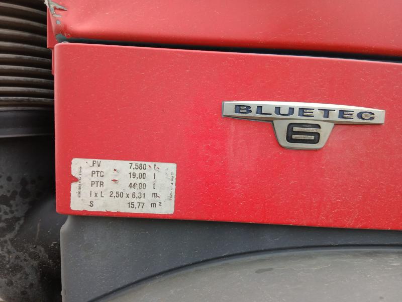 Tracteur Mercedes Arocs 1842