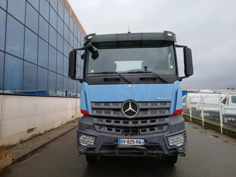 Tracteur Mercedes Arocs 1842