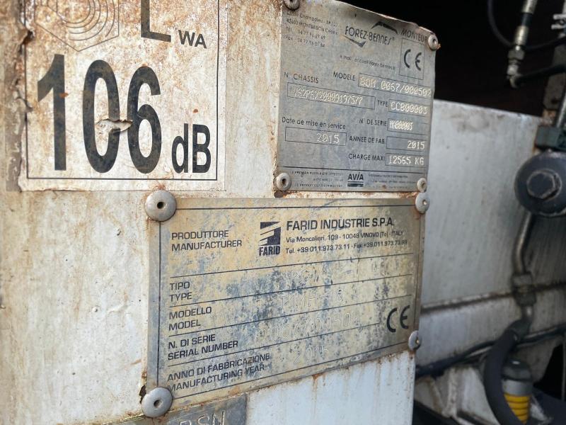 Engin de voirie Scania P 320 Camion benne à ordures ménagères