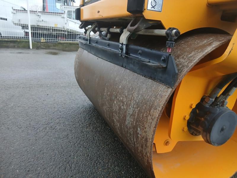 Compacteur Ammann ARX 26 Compacteur à main Rouleau vibrant