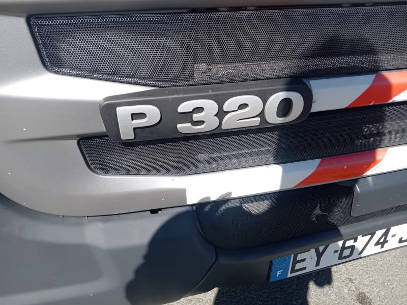 Engin de voirie Scania P 320 Camion benne à ordures ménagères