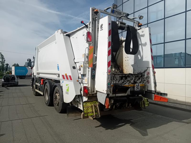 Engin de voirie Scania P 320 Camion benne à ordures ménagères