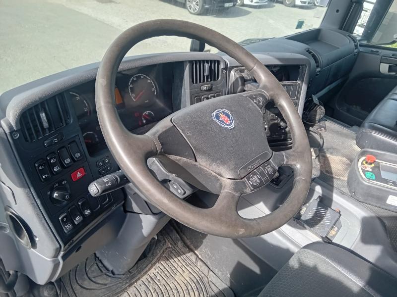 Engin de voirie Scania P 320 Camion benne à ordures ménagères