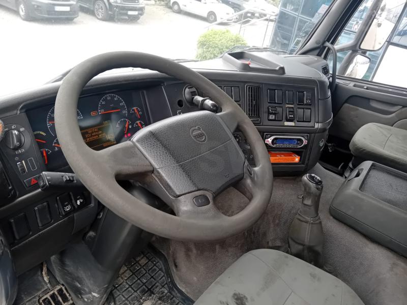 Camion Volvo FM 300 Multibenne
