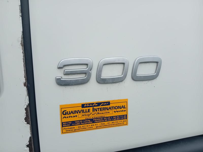 Camion Volvo FM 300 Multibenne