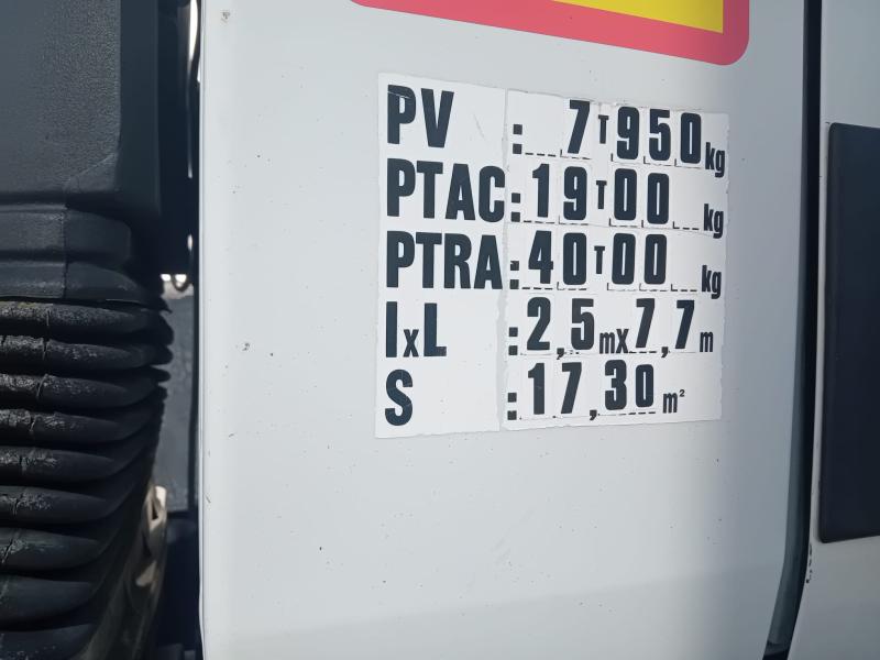 Tracteur Renault Premium 300