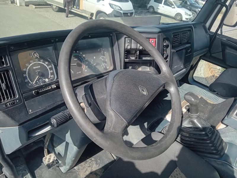 Tracteur Renault Premium 300