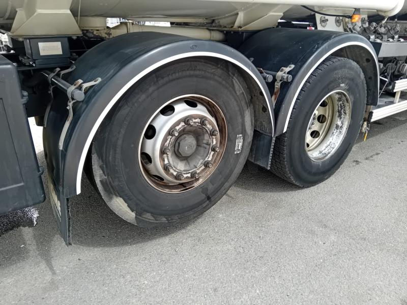 Camion Renault Premium 320 DXI Citerne Hydrocarbures