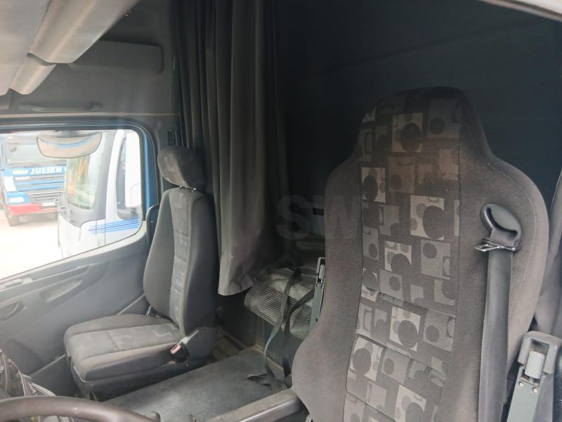 Tracteur Mercedes Axor 1843