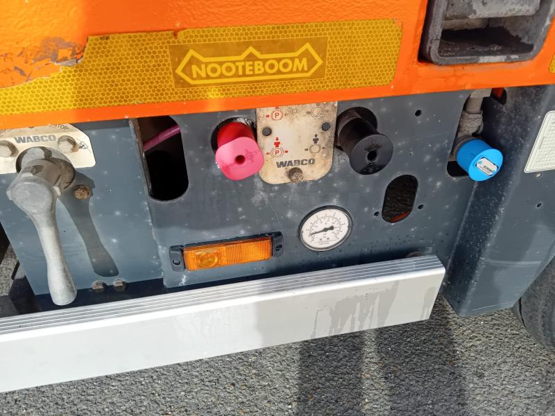 Semi-remorque Nooteboom Porte engins