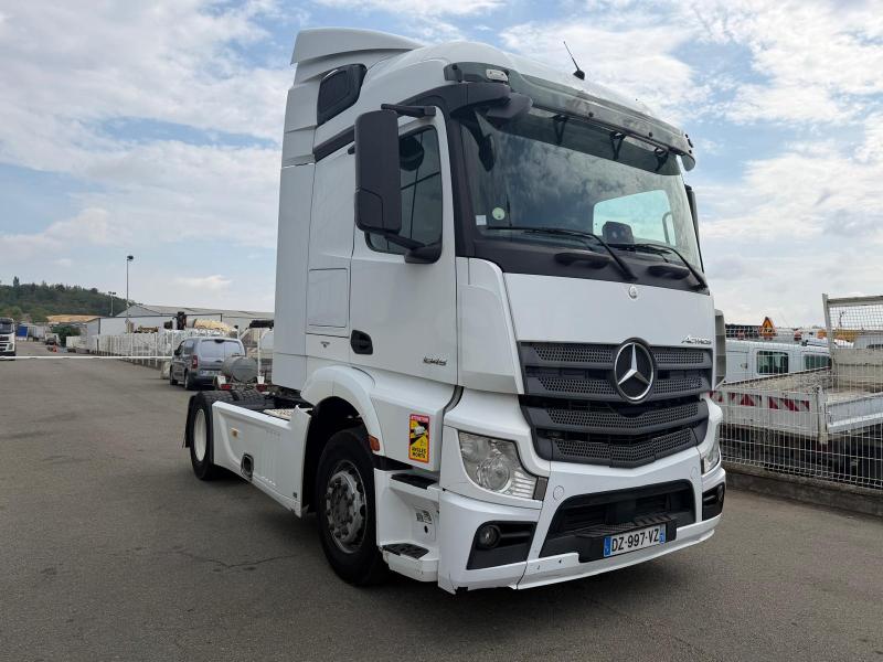 Tracteur Mercedes Actros 1845