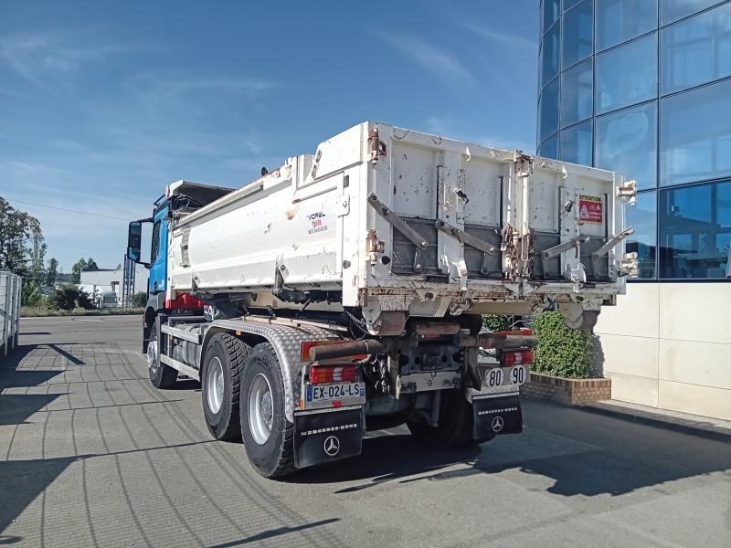 Camion Mercedes Arocs 2640 Polybenne