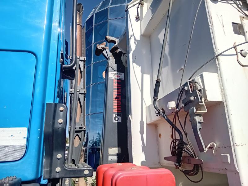 Camion Mercedes Arocs 2640 Polybenne
