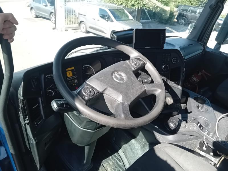 Camion Mercedes Arocs 2640 Polybenne