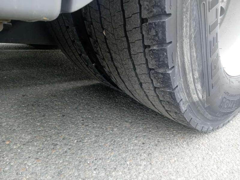 Tracteur Mercedes Actros 1844