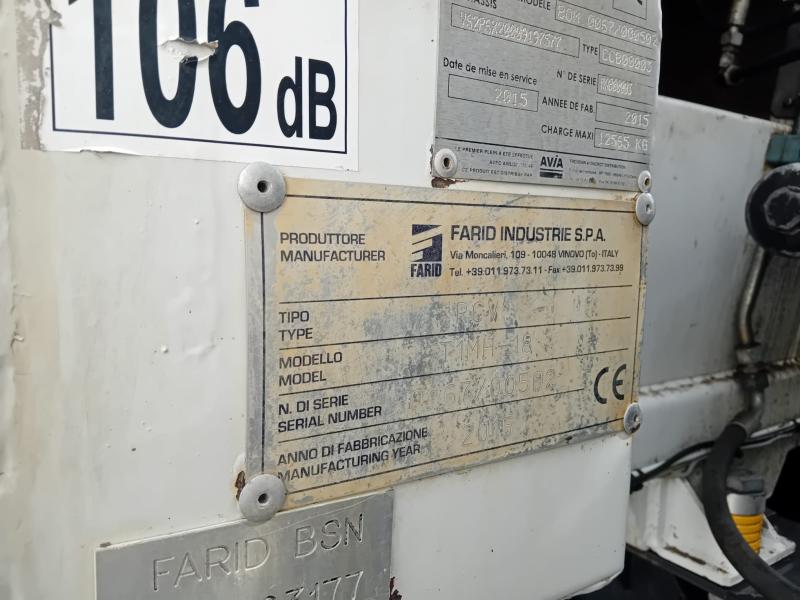 Engin de voirie Scania P 320 Camion benne à ordures ménagères
