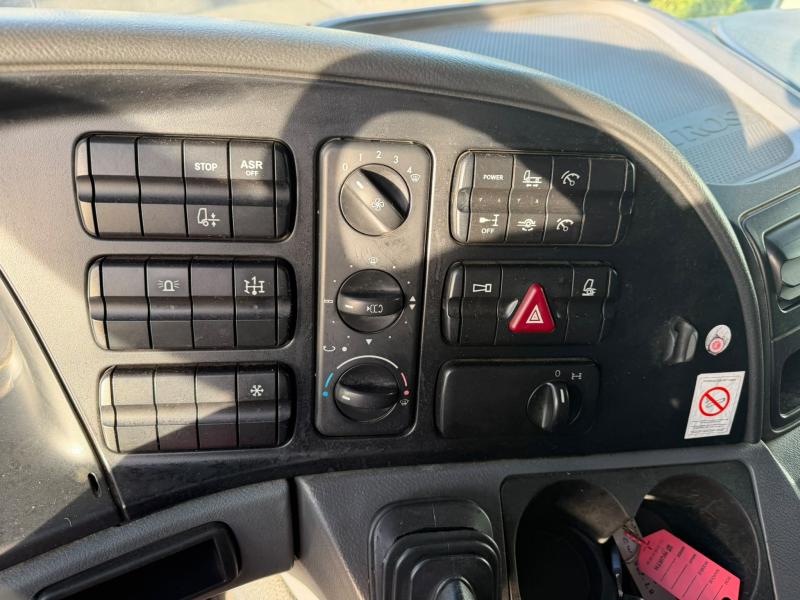 Tracteur Mercedes Actros 1844