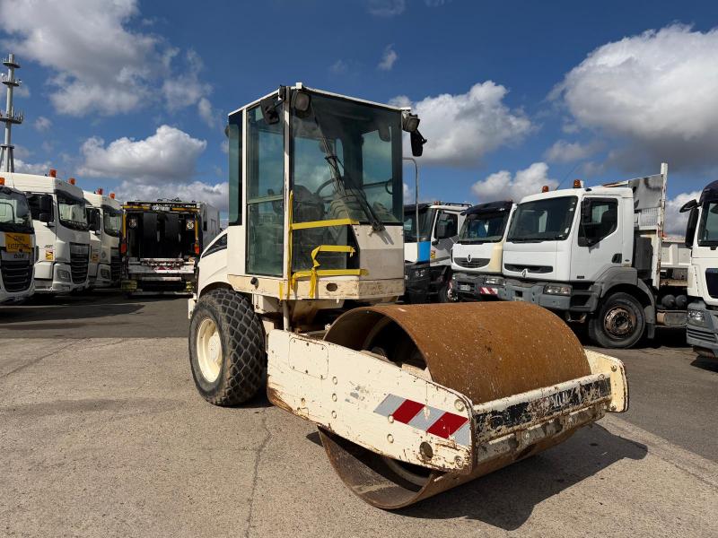 Compacteur Caterpillar CS 423 E Compacteur à main Rouleau vibrant